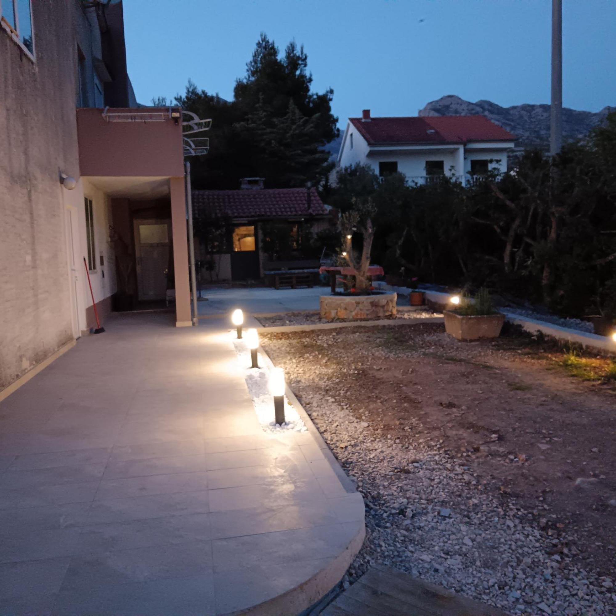Apartments Lana Starigrad Paklenica Bilik gambar