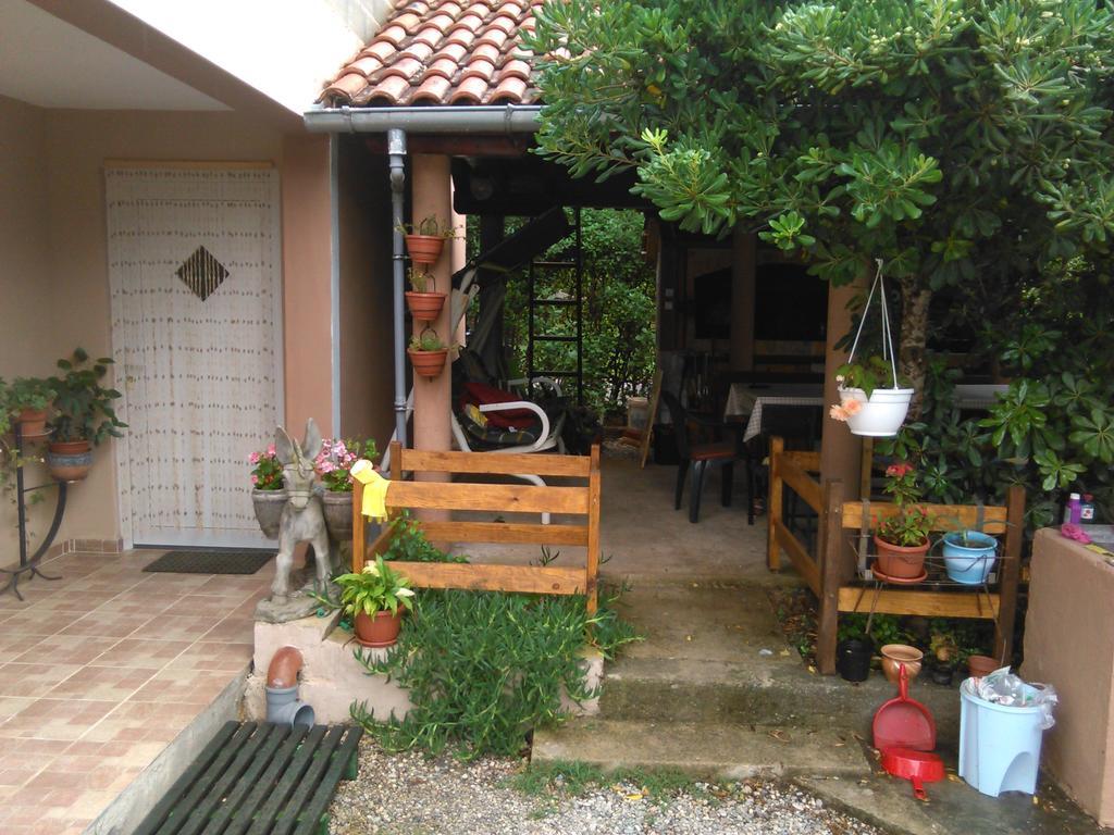 Apartments Lana Starigrad Paklenica Bilik gambar