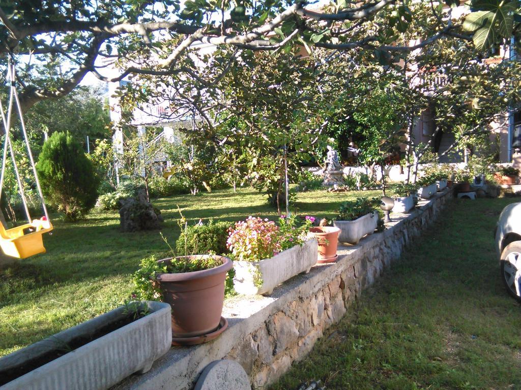 Apartments Lana Starigrad Paklenica Luaran gambar