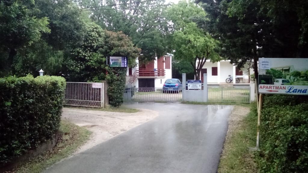 Apartments Lana Starigrad Paklenica Luaran gambar